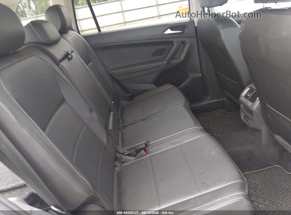 3VV2B7AX2JM083650 2018 VOLKSWAGEN TIGUAN Silver VIN sticker view