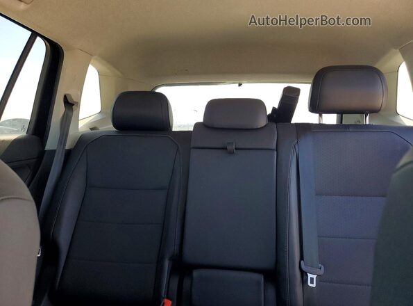3VV2B7AX2JM170884 2018 VOLKSWAGEN TIGUAN Черный Вид задних сидений