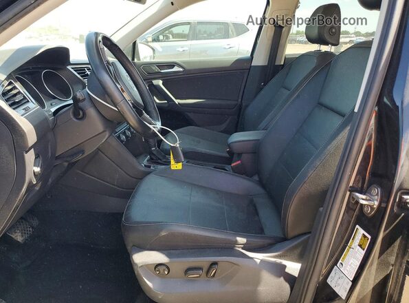3VV2B7AX2JM170884 2018 VOLKSWAGEN TIGUAN Черный Вид салона спереди