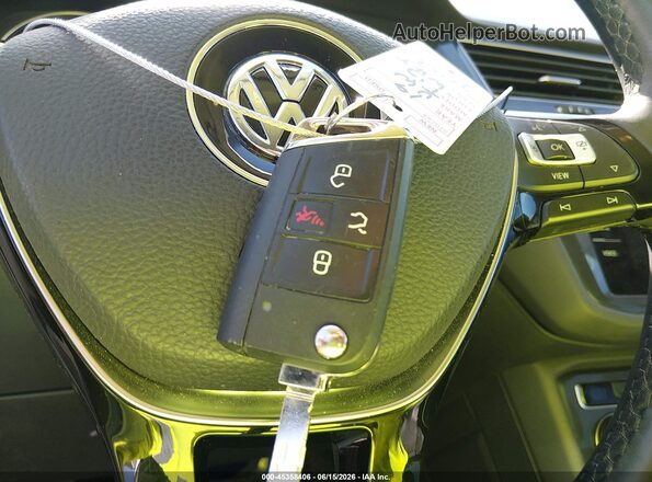 3VV2B7AX2KM045689 2019 VOLKSWAGEN TIGUAN White Vista del salpicadero