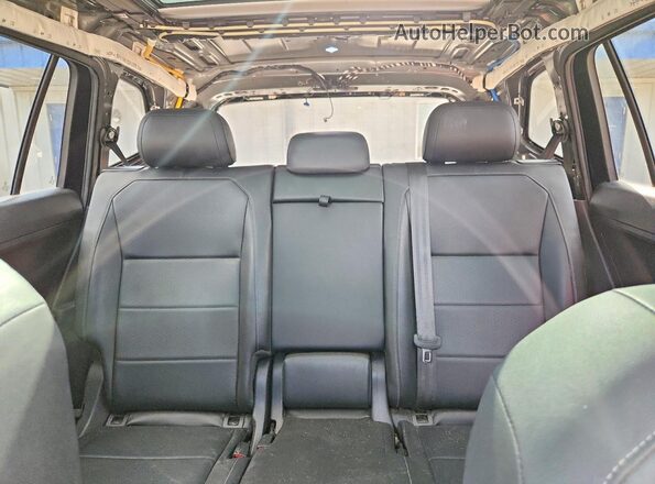 3VV2B7AX2LM024200 2020 VOLKSWAGEN TIGUAN Black Widok tylnych siedzeń