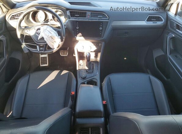 3VV2B7AX2MM150347 2021 VOLKSWAGEN TIGUAN White Առջևի վահանակի տեսք