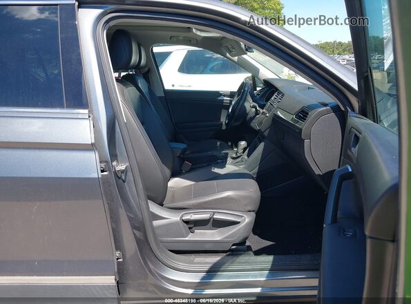 3VV2B7AX3JM113657 2018 VOLKSWAGEN TIGUAN Серый Вид салона спереди