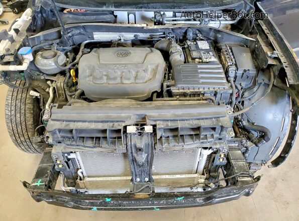 3VV2B7AX3JM196989 2018 VOLKSWAGEN TIGUAN Black Widok komory silnika