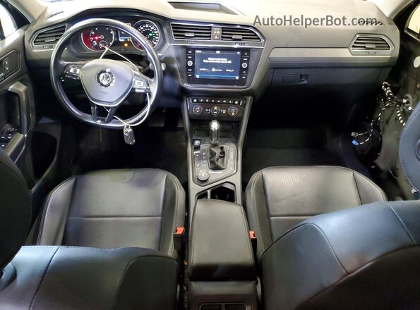 3VV2B7AX3JM196989 2018 VOLKSWAGEN TIGUAN Black Widok deski rozdzielczej