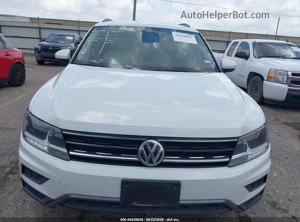 3VV2B7AX3JM217808 2018 VOLKSWAGEN TIGUAN White Вид задньої частини салону