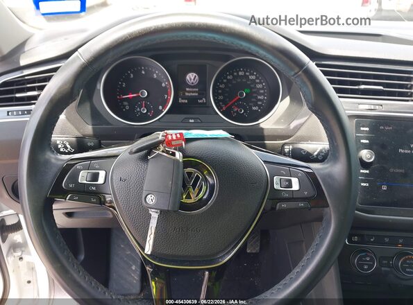 3VV2B7AX3JM217808 2018 VOLKSWAGEN TIGUAN White Вид панелі приладів