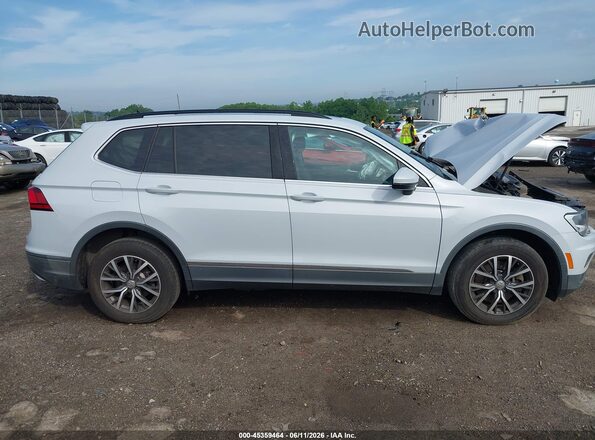 3VV2B7AX3KM004083 2019 VOLKSWAGEN TIGUAN White Rear interior view