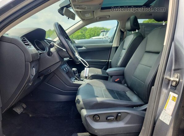 3VV2B7AX3KM077860 2019 VOLKSWAGEN TIGUAN Gray Вид салону спереду
