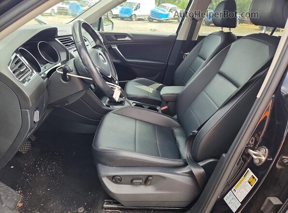 3VV2B7AX3KM098417 2019 VOLKSWAGEN TIGUAN Black Вид салону спереду
