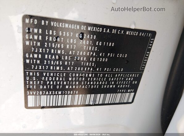 3VV2B7AX3KM139676 2019 VOLKSWAGEN TIGUAN White Engine compartment view