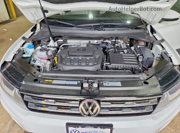 3VV2B7AX3KM185671 2019 VOLKSWAGEN TIGUAN White Engine compartment view