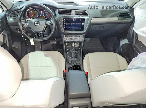 3VV2B7AX3KM185671 2019 VOLKSWAGEN TIGUAN White Dashboard view