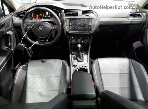 3VV2B7AX3LM135502 2020 VOLKSWAGEN TIGUAN Green Առջևի վահանակի տեսք