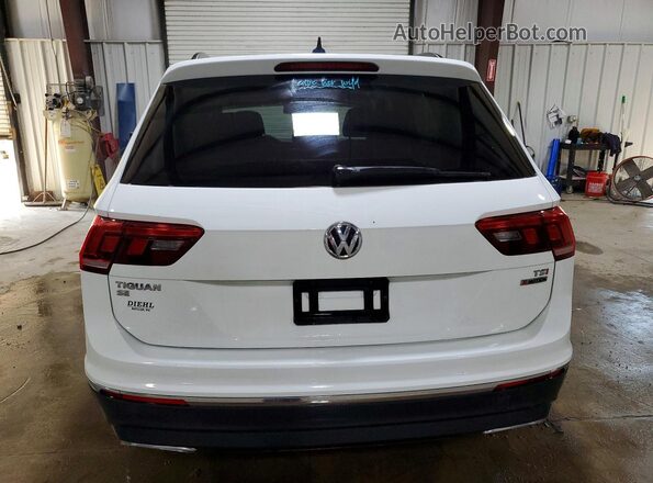 3VV2B7AX4JM192675 2018 VOLKSWAGEN TIGUAN White Widok z tyłu