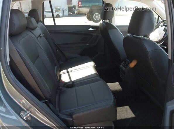 3VV2B7AX4JM204808 2018 VOLKSWAGEN TIGUAN Gray VIN sticker view