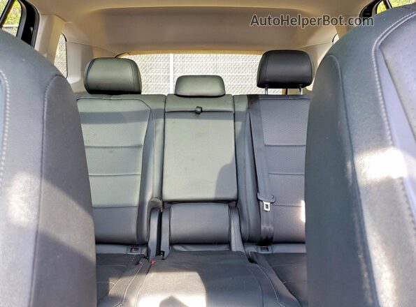 3VV2B7AX4KM079665 2019 VOLKSWAGEN TIGUAN Black Вид задніх сидінь