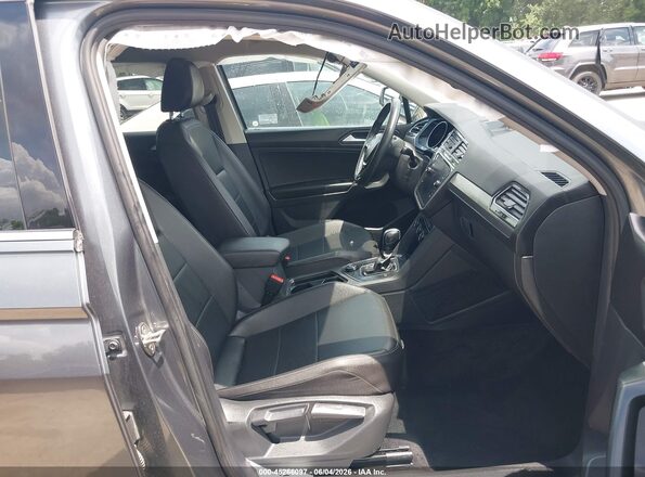3VV2B7AX4LM071020 2020 VOLKSWAGEN TIGUAN Gray Вид салону спереду