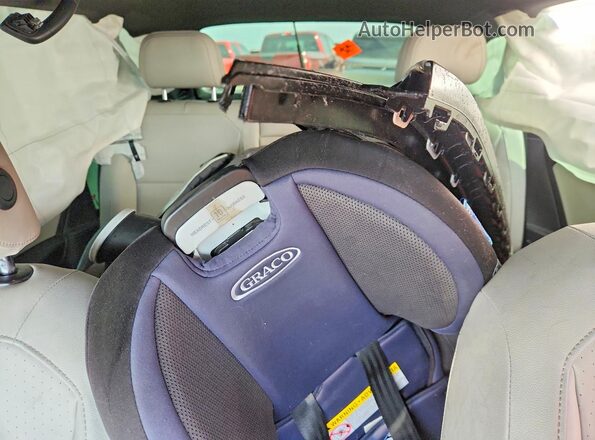 3VV2B7AX4LM141194 2020 VOLKSWAGEN TIGUAN White Rear seats view