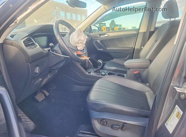 3VV2B7AX4PM065871 2023 VOLKSWAGEN TIGUAN Gray Widok wnętrza z przodu