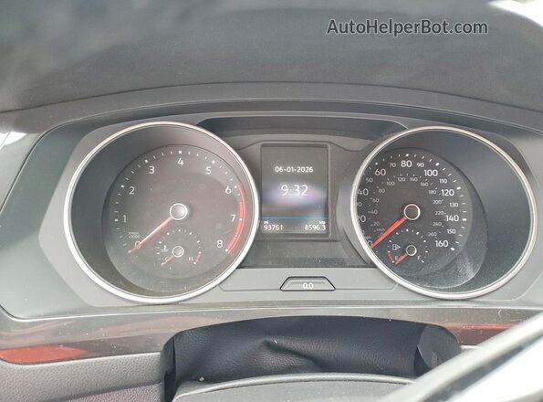 3VV2B7AX5JM069760 2018 VOLKSWAGEN TIGUAN Silver Vista del cuadro de instrumentos