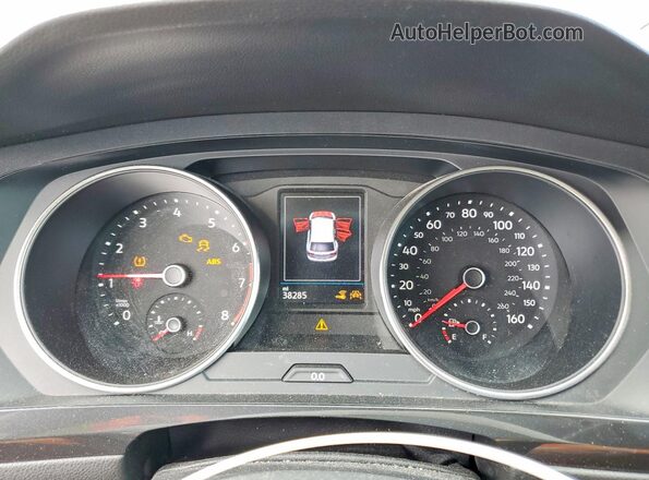 3VV2B7AX5JM078801 2018 VOLKSWAGEN TIGUAN Green Instrument cluster view