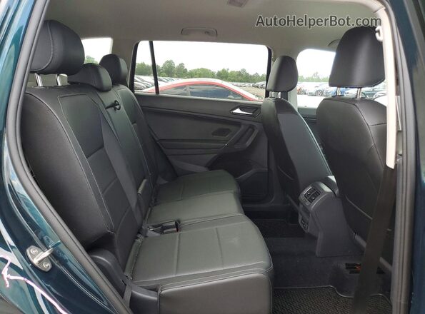 3VV2B7AX5JM078801 2018 VOLKSWAGEN TIGUAN Green Rear interior view