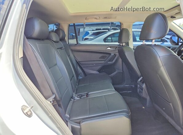 3VV2B7AX5JM197013 2018 VOLKSWAGEN TIGUAN Silver 