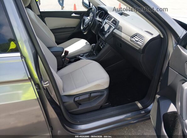 3VV2B7AX5KM017174 2019 VOLKSWAGEN TIGUAN Gray Front interior view