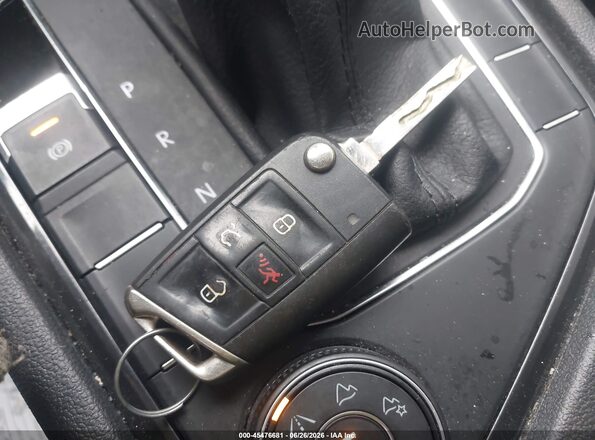 3VV2B7AX5KM042902 2019 VOLKSWAGEN TIGUAN Серый Вид панели приборов