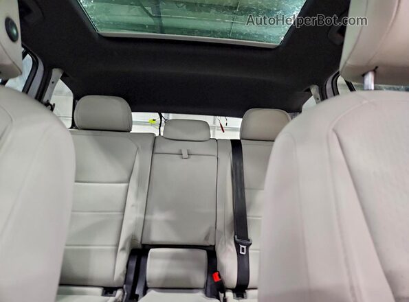 3VV2B7AX5KM058680 2019 VOLKSWAGEN TIGUAN Silver Հետևի նստատեղերի տեսք