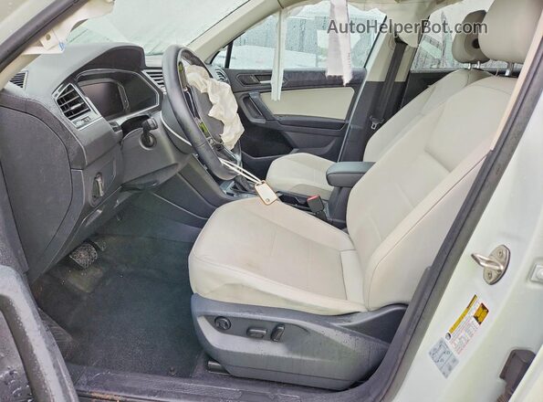3VV2B7AX5KM086673 2019 VOLKSWAGEN TIGUAN Белый Вид салона спереди