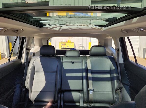 3VV2B7AX5KM129506 2019 VOLKSWAGEN TIGUAN Gray Widok tylnych siedzeń