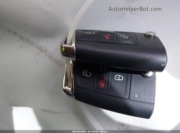 3VV2B7AX5LM108737 2020 VOLKSWAGEN TIGUAN Серебряный Вид панели приборов