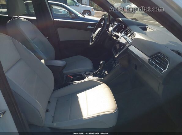 3VV2B7AX5LM146484 2020 VOLKSWAGEN TIGUAN White Вид салону спереду