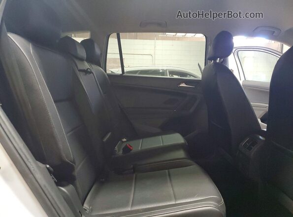 3VV2B7AX6JM100224 2018 VOLKSWAGEN TIGUAN Silver 