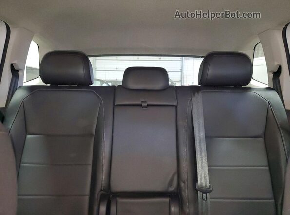3VV2B7AX6JM100224 2018 VOLKSWAGEN TIGUAN Silver 