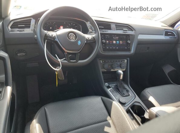 3VV2B7AX6LM142086 2020 VOLKSWAGEN TIGUAN Black Առջևի վահանակի տեսք