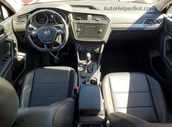 3VV2B7AX6MM091061 2021 VOLKSWAGEN TIGUAN Красный Вид панели приборов