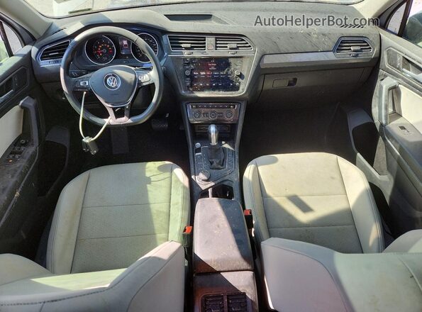 3VV2B7AX7KM011523 2019 VOLKSWAGEN TIGUAN Gray Առջևի վահանակի տեսք