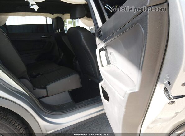 3VV2B7AX7KM139650 2019 VOLKSWAGEN TIGUAN Silver Vista de la etiqueta del VIN