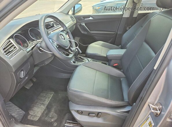 3VV2B7AX7MM014117 2021 VOLKSWAGEN TIGUAN Серебряный Вид салона спереди
