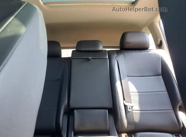 3VV2B7AX7MM014117 2021 VOLKSWAGEN TIGUAN Серебряный Вид задних сидений