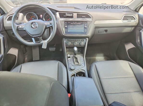 3VV2B7AX7MM014117 2021 VOLKSWAGEN TIGUAN Серебряный Вид панели приборов