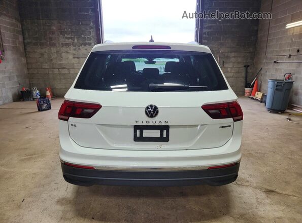 3VV2B7AX7NM126711 2022 VOLKSWAGEN TIGUAN White Rear view