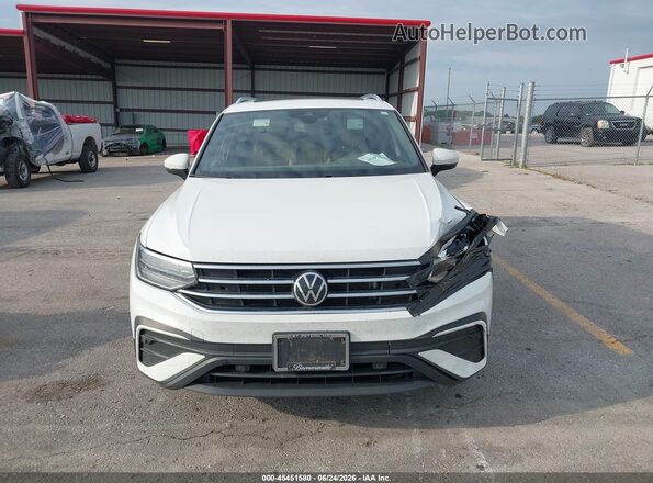 3VV2B7AX7NM164911 2022 VOLKSWAGEN TIGUAN White Սալոնի հետևի տեսք