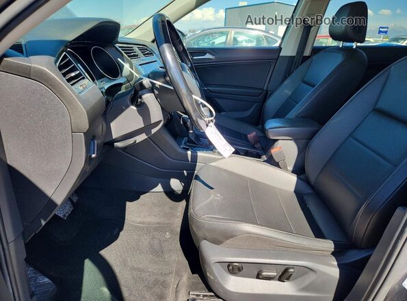 3VV2B7AX8JM165060 2018 VOLKSWAGEN TIGUAN Charcoal Front interior view