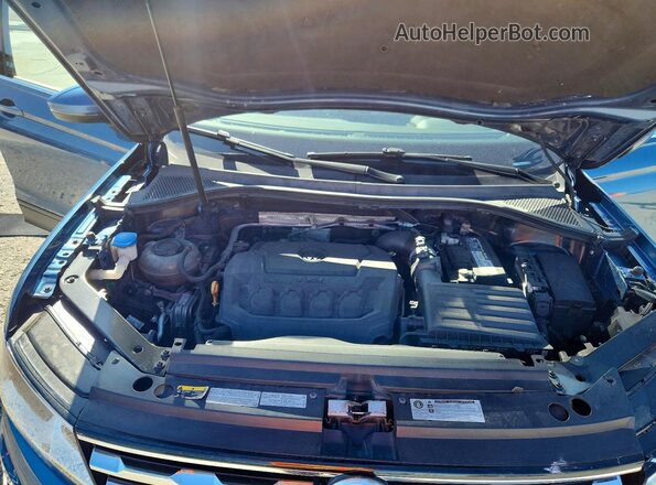 3VV2B7AX8KM006993 2019 VOLKSWAGEN TIGUAN Blue Widok komory silnika