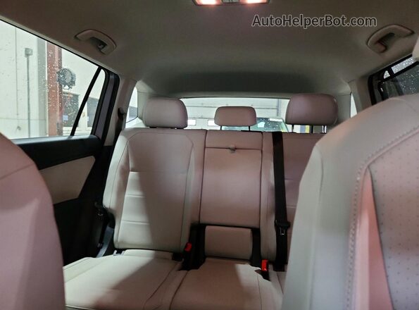 3VV2B7AX8KM081838 2019 VOLKSWAGEN TIGUAN Silver 
