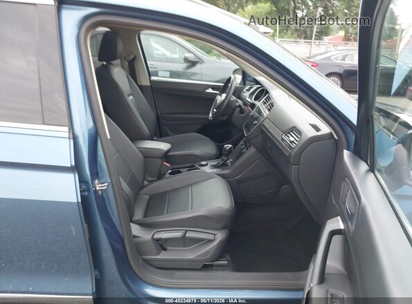 3VV2B7AX8LM052583 2020 VOLKSWAGEN TIGUAN Blue Front interior view